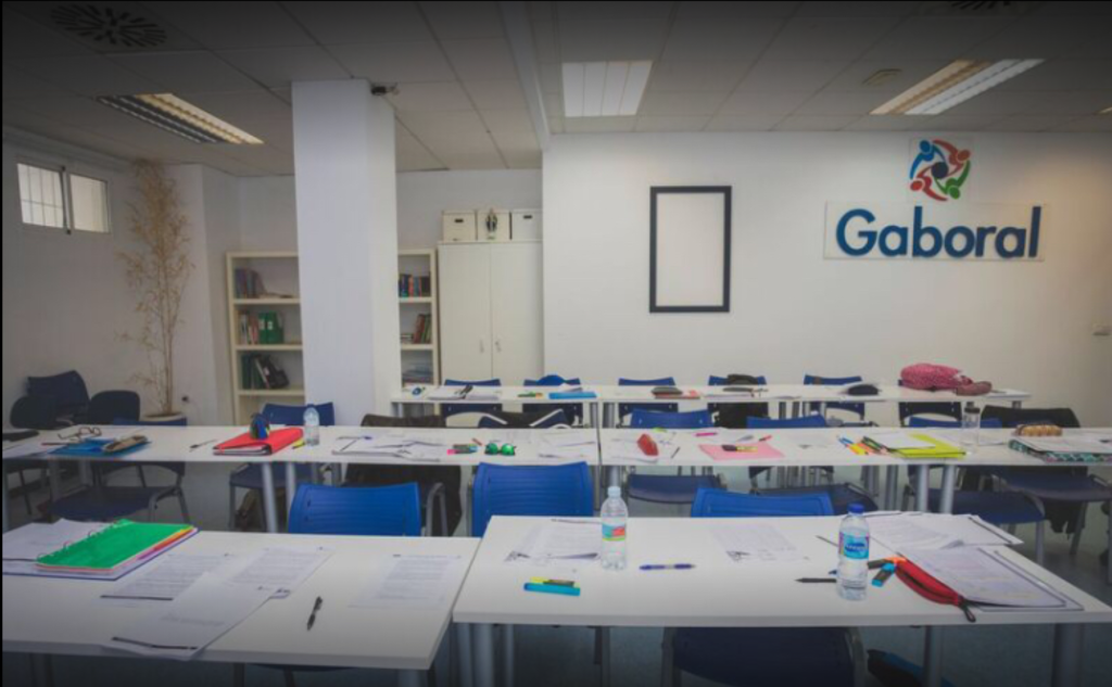 AJPOL - Academia de opciones a Policía Nacional